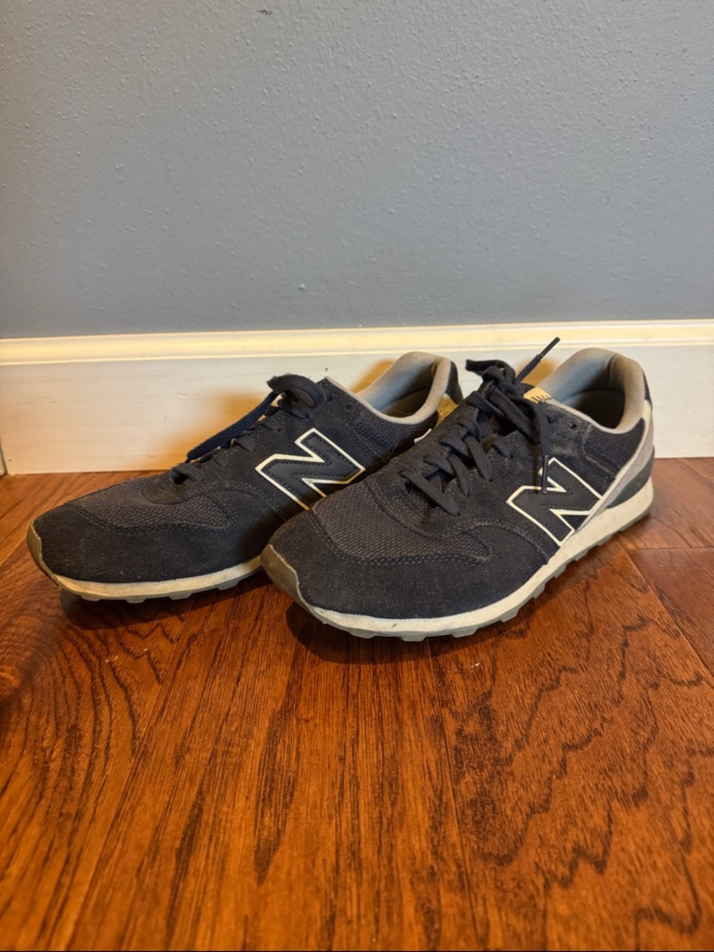 New Balance Women’s 696 Dusky Blue Classic Sneakers